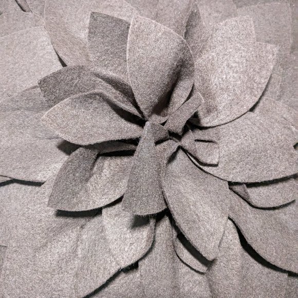 Throw Pillow/Cushion. Sara's Garden Petal decorative16 x 16 inches. Brown - Picture 5 of 7